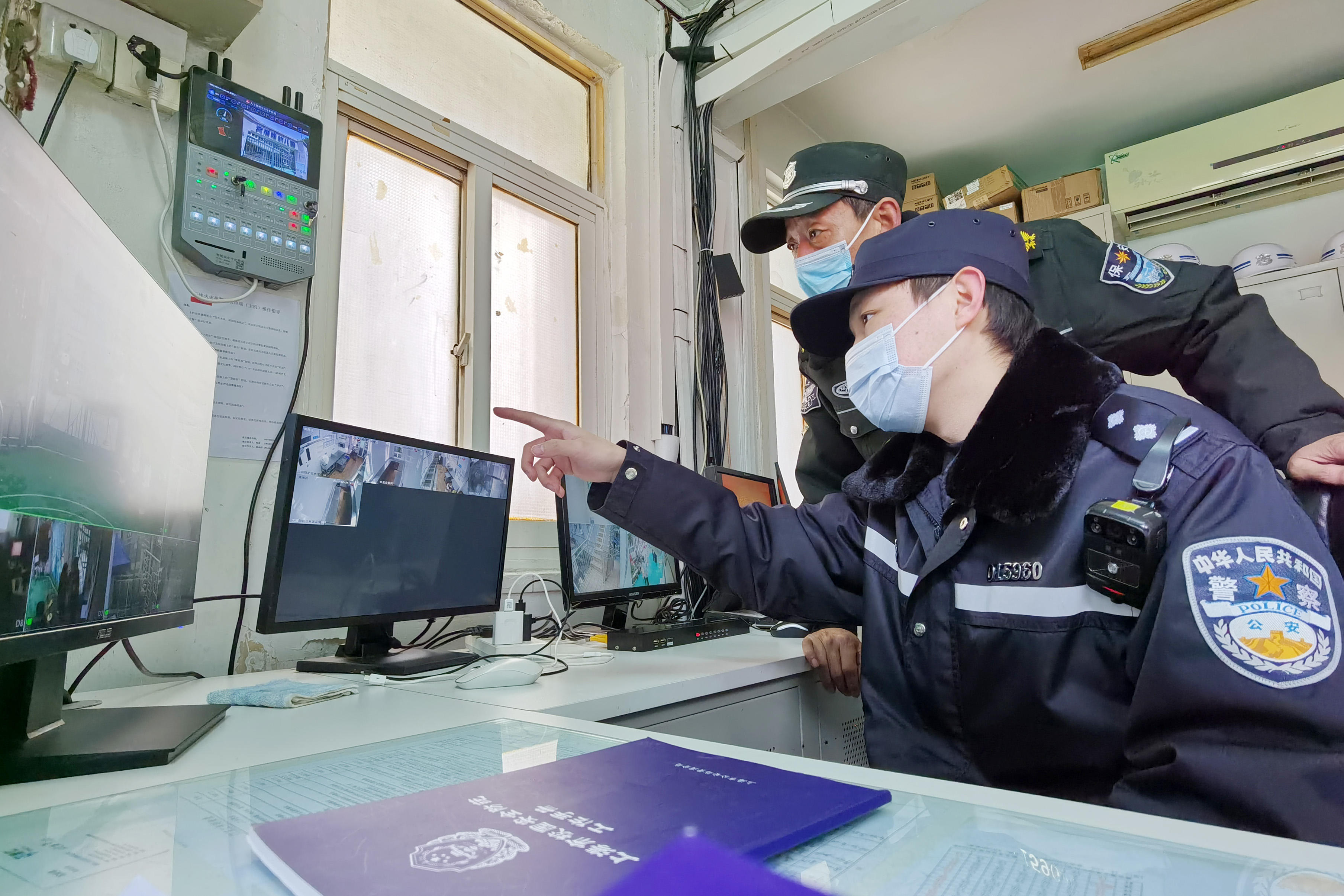 幼儿园门口多出了1×50米的"安全带"