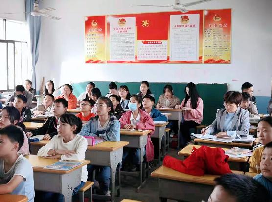 鸡公岭中学:以研促教,以教辅研,"教"下有路,"研"里有光