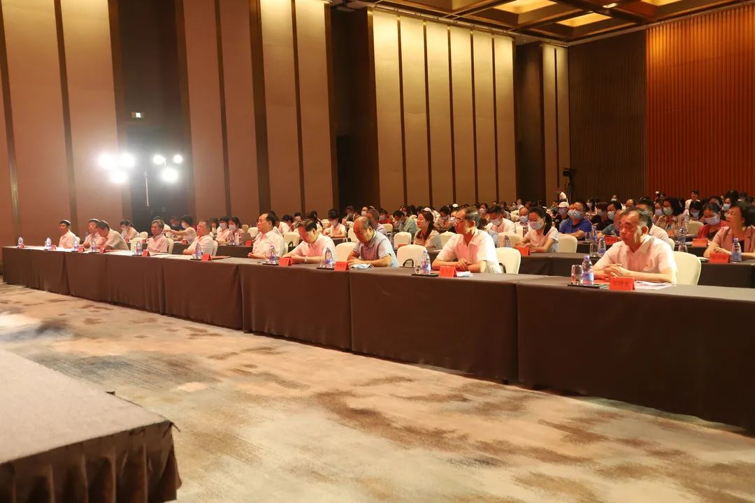 演讲报告会现场