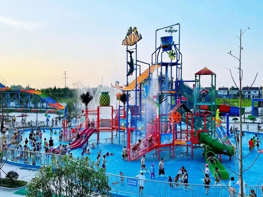 家长,炎炎夏日,带娃去水上乐园消暑吧!