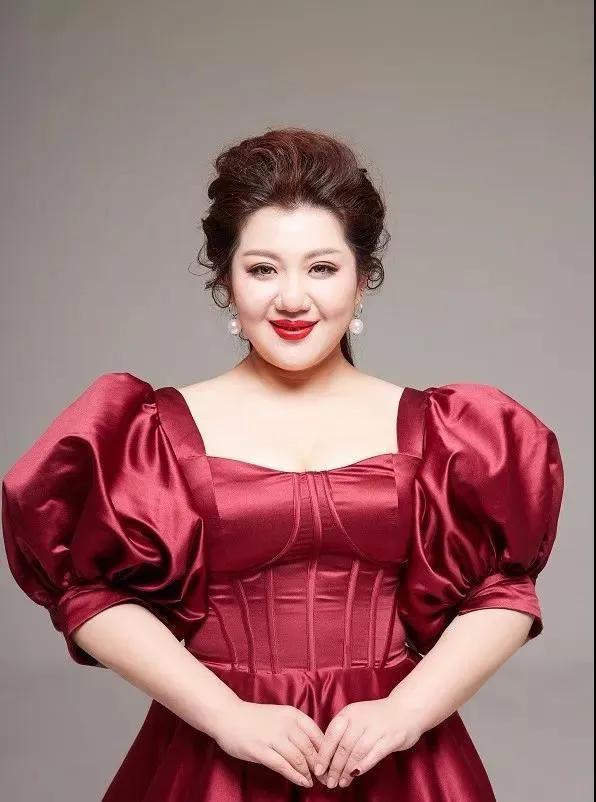 歌唱家张妮歌唱技法优缺点分析及其学习注意事项