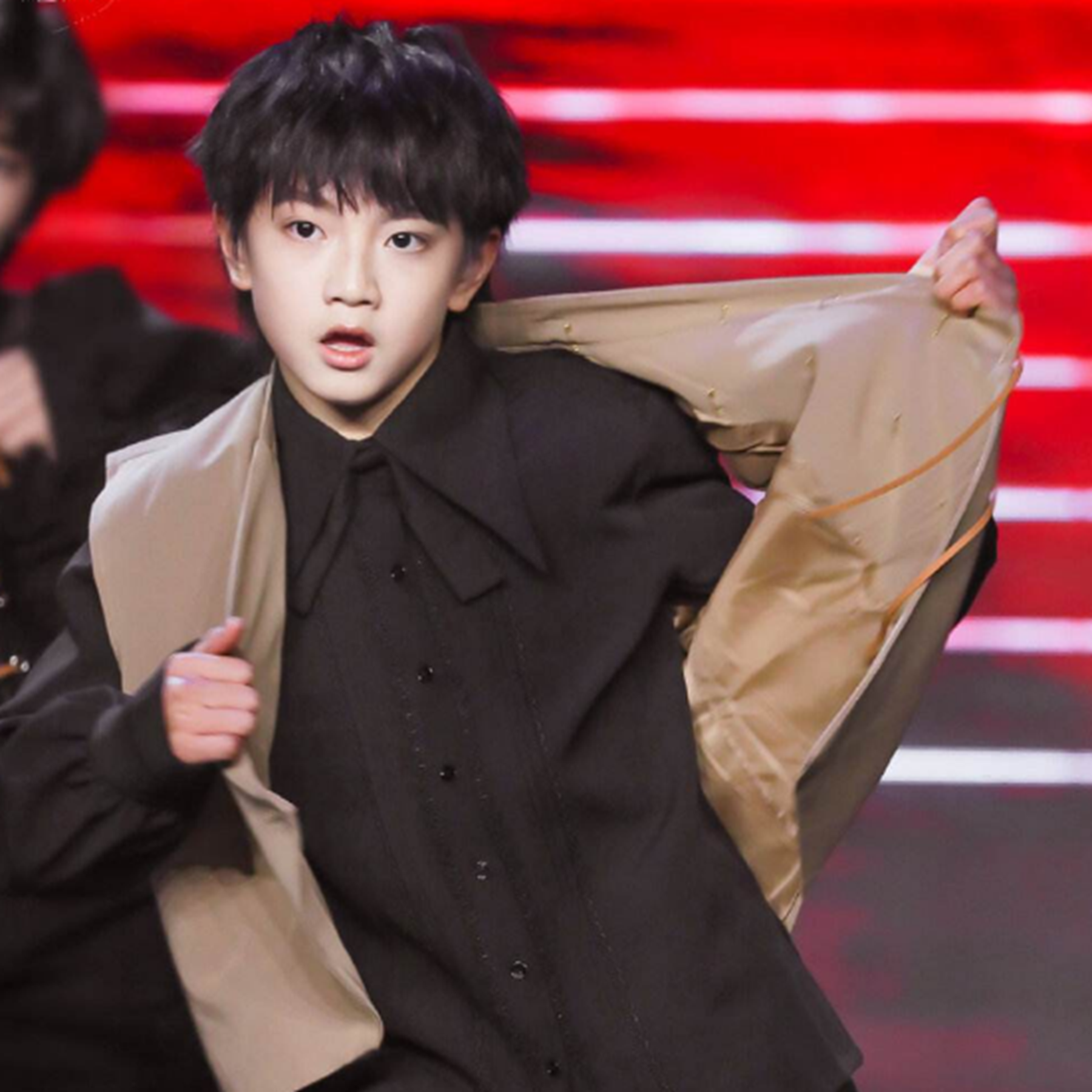 穆祉丞粉丝名和应援色是什么,他是tf几代成员