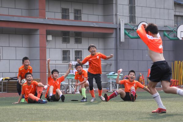 万松园路小学打造自己的足球联赛