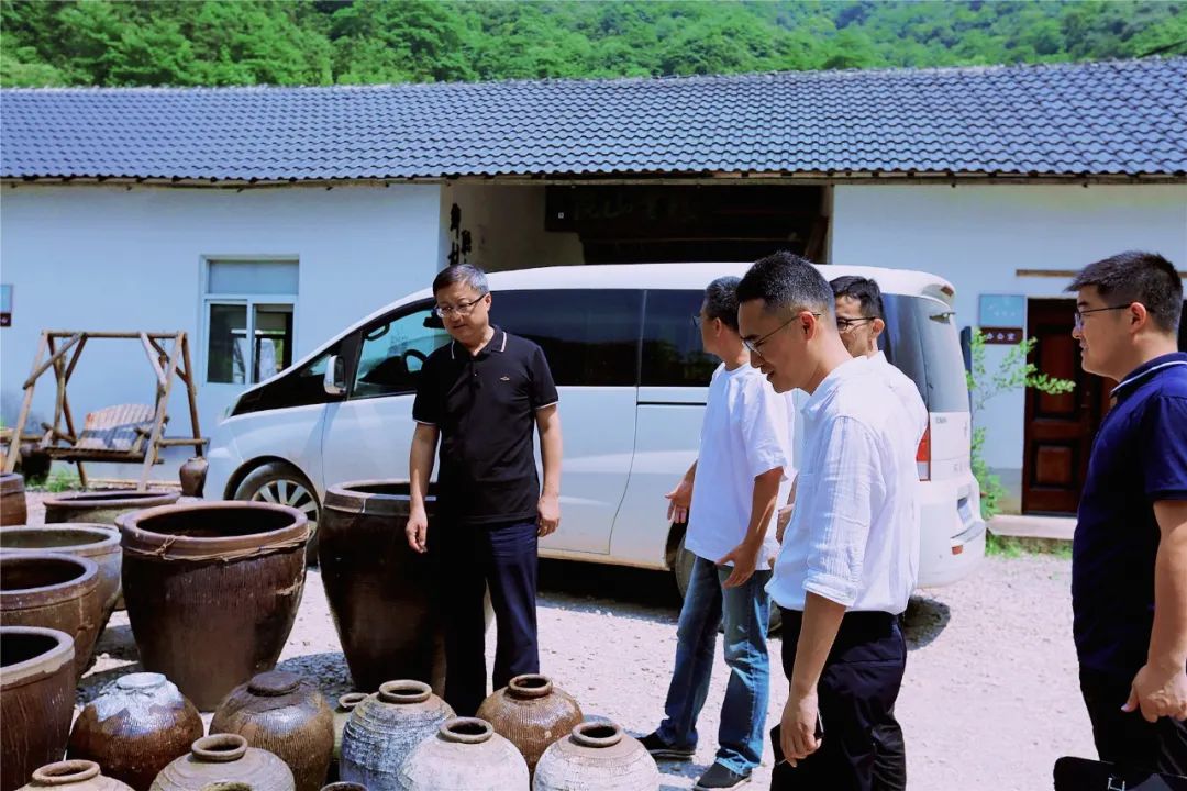 富阳区政协副主席包国灿一行来花开岭调研指导