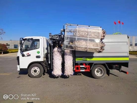 城市隔离护栏清洗车 高速护栏清洗车