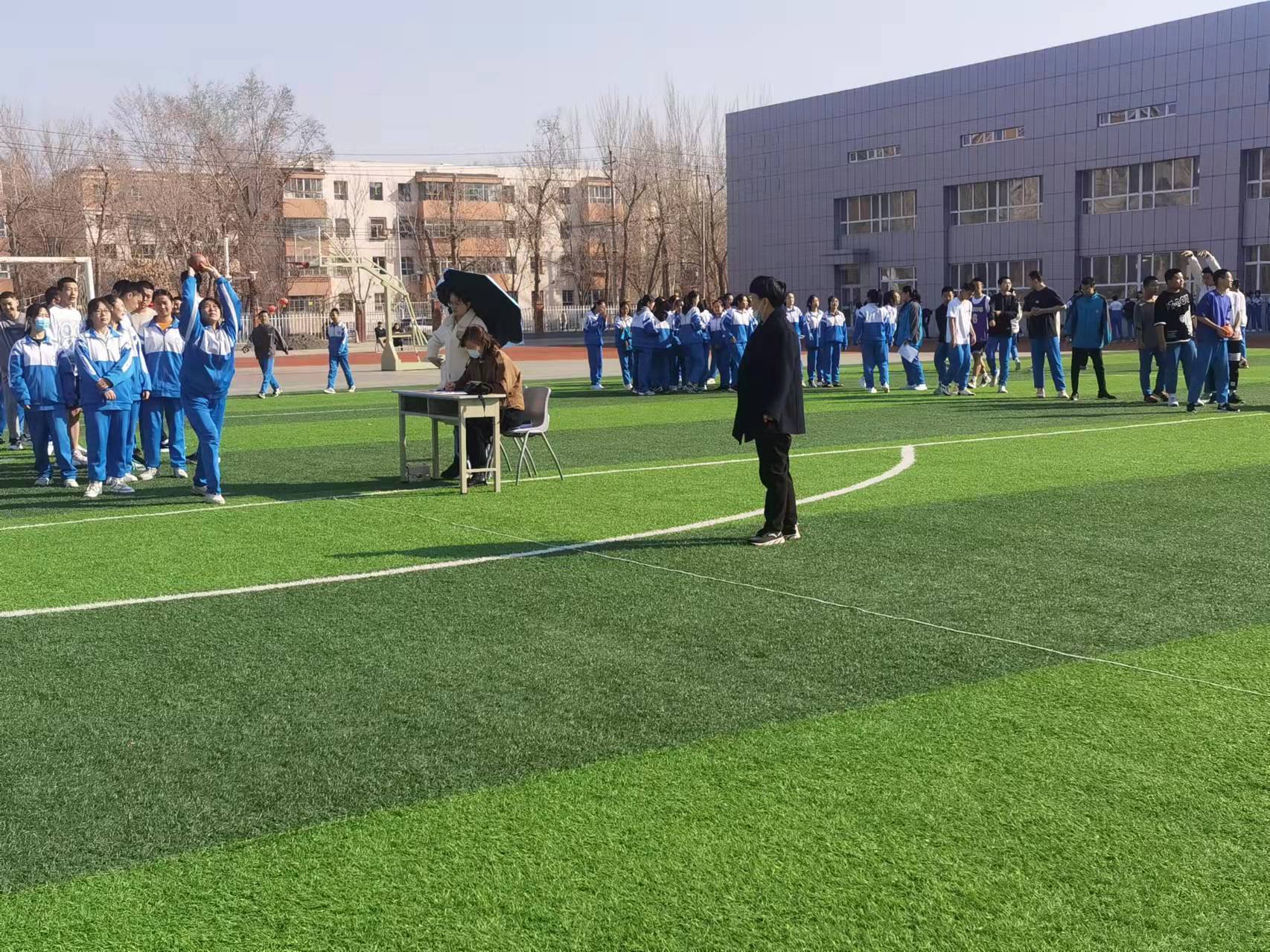 「一中一小教育集团」五家渠第一中学初三学子迎战体育中考模拟检测