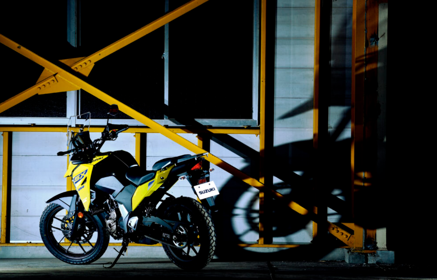 铃木v-strom 250sx日本上市,单缸油冷25马力,车重仅164kg