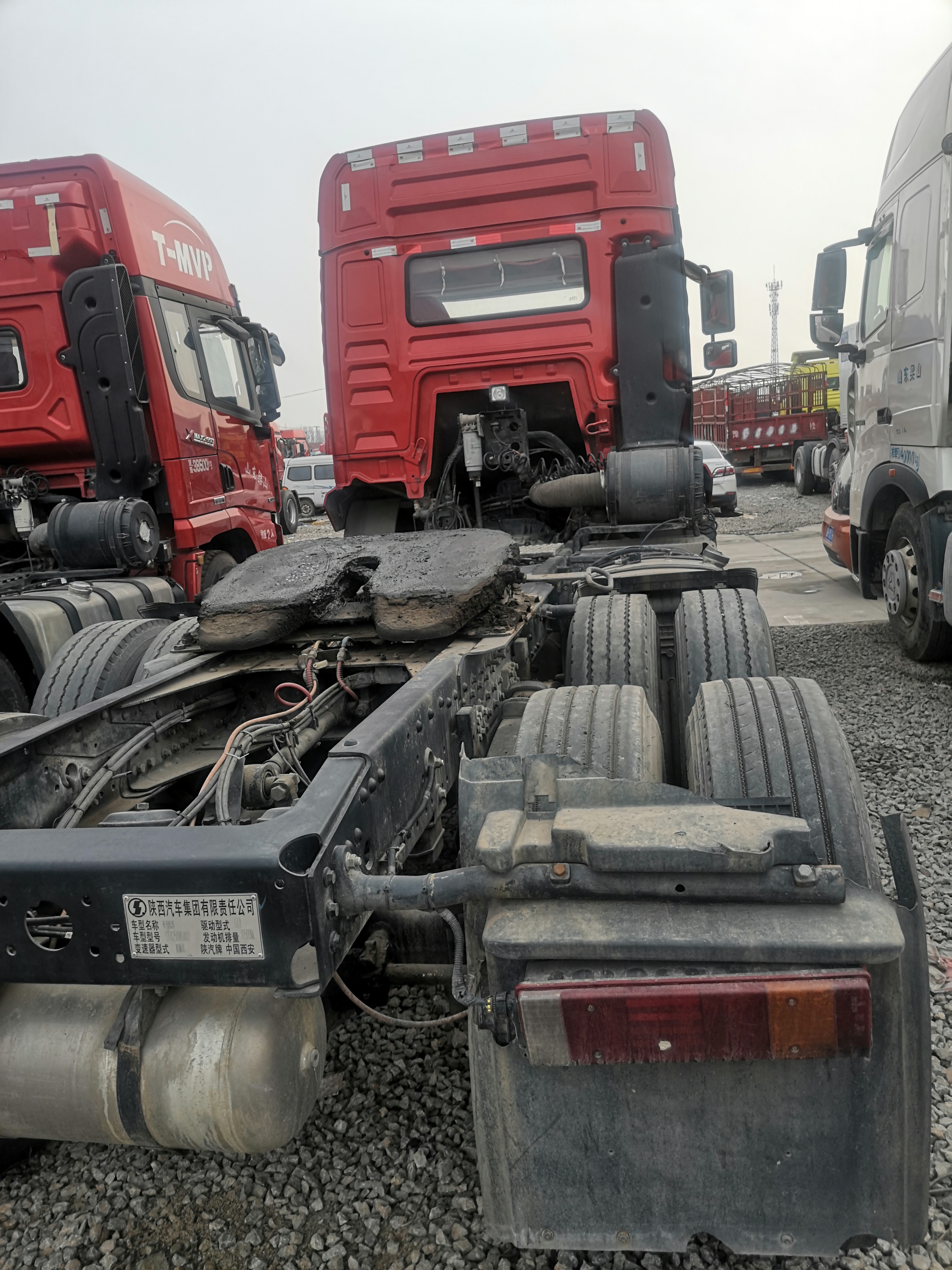 德龙新m3000二手牵引车 19年8月上牌