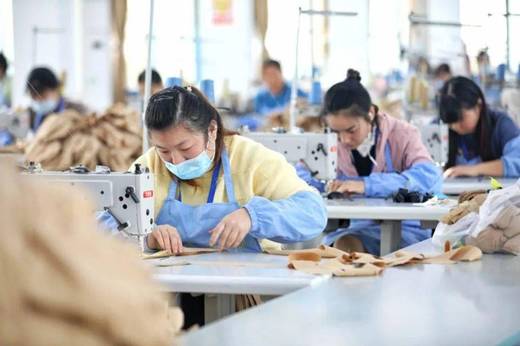 在石狮做原创服装电商怎么找服装加工厂?