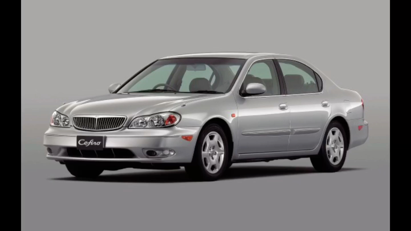 日产风度油箱怎么打开