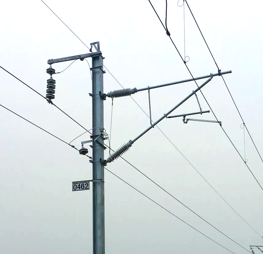 铁路接触网支柱的真实名称与多样化类型