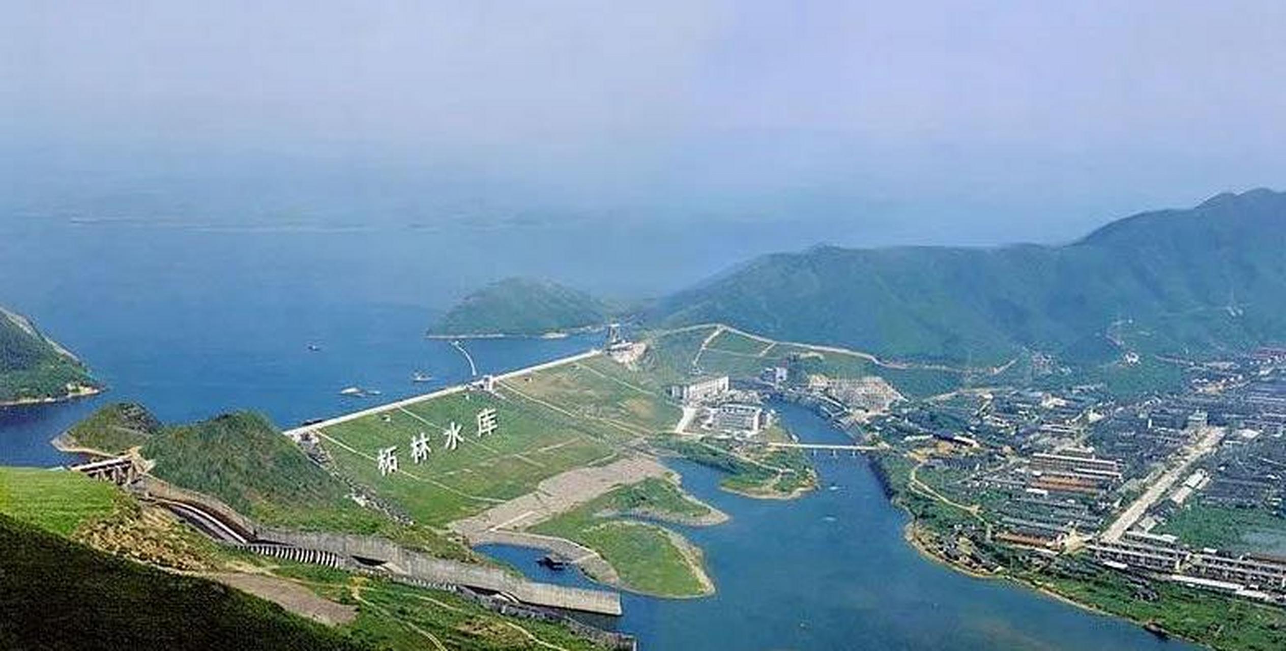 柘林水库与庐山西海  柘林水库,位于江西省九江市永修县,武宁县之间