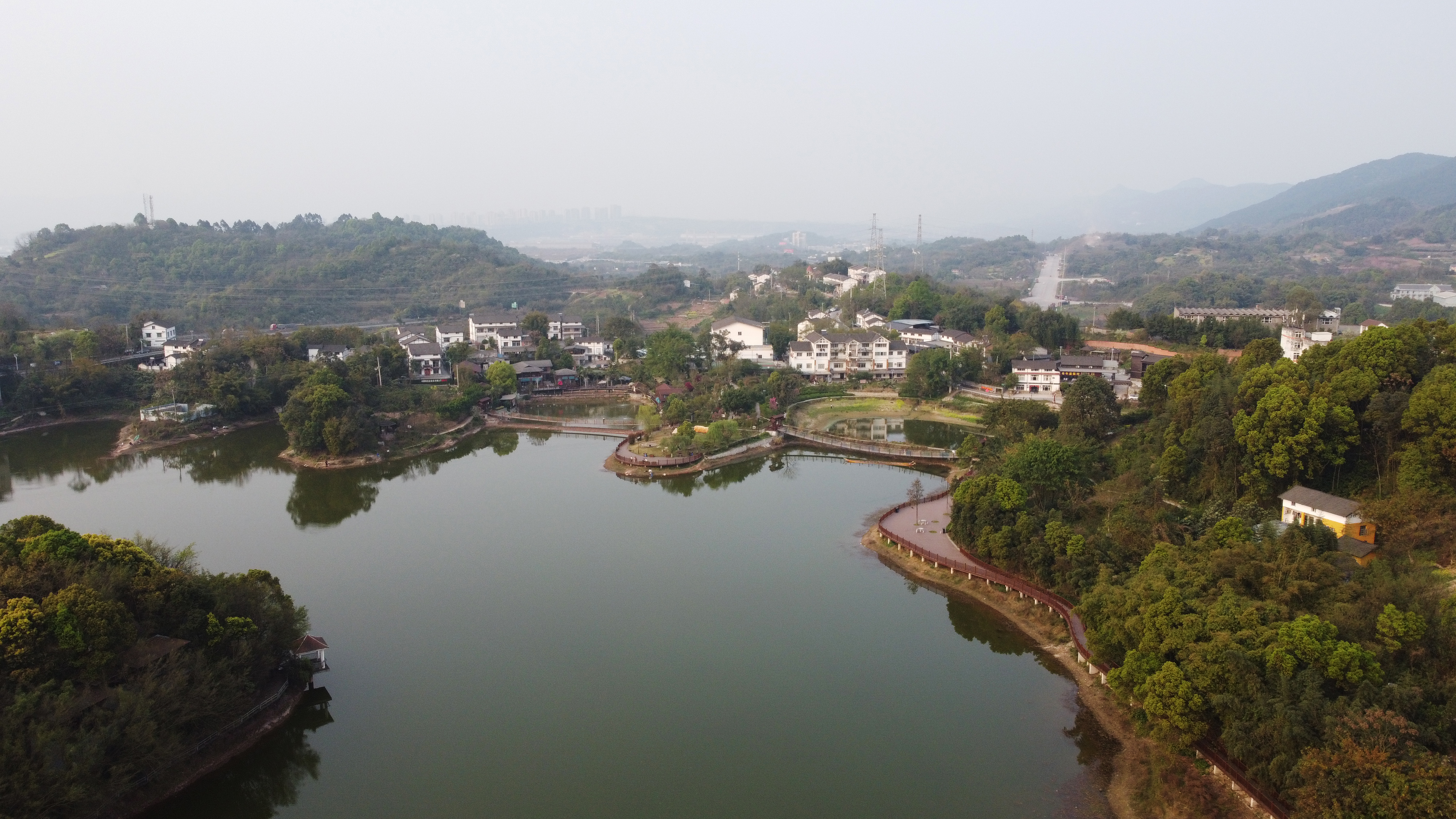 风景秀丽的重庆南岸区广阳镇银湖度假村