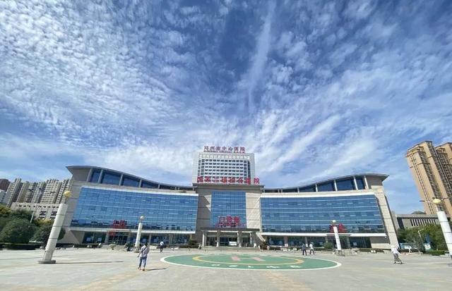 命悬一线邓州市中心医院成功救治一85岁高龄消化道大出血患者