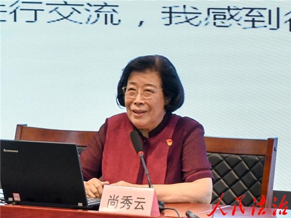 "法官妈妈"尚秀云应邀为北京通州区玉桥中学讲授法治教育课