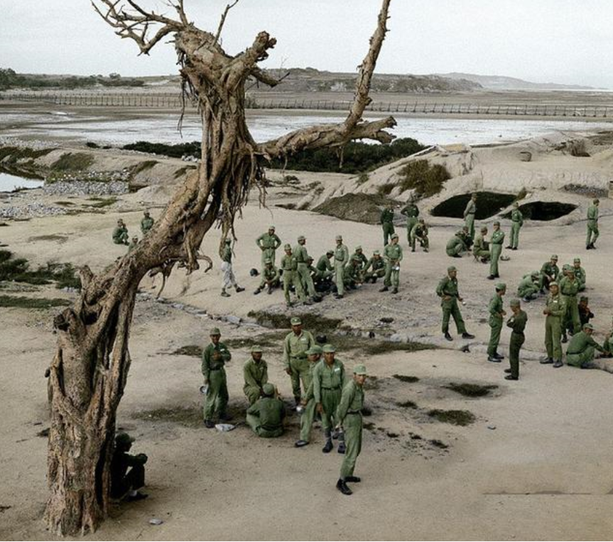 金门战役后,被俘解放军战士抱篮球泅海归来,回到家乡背35年处分