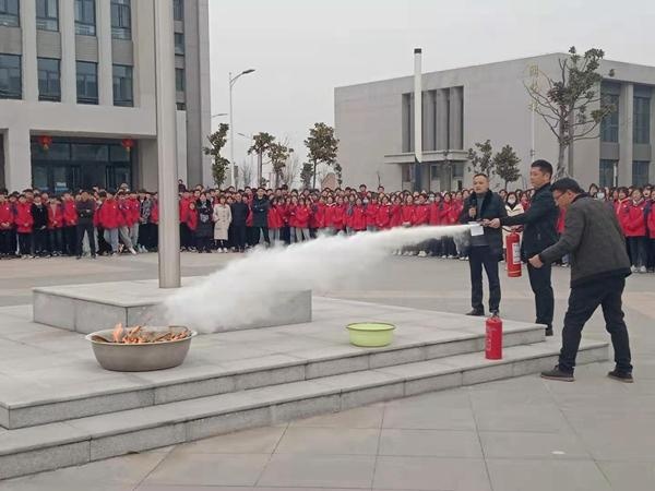 涟水高沟中学举行消防演练活动