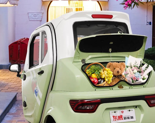东威q3尾箱版三轮车测评:全封闭小巧车身,大空间尾箱,适合接娃