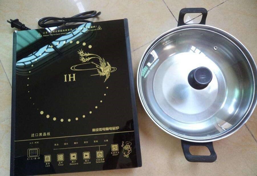 电磁炉表面玻璃裂了还能用吗?