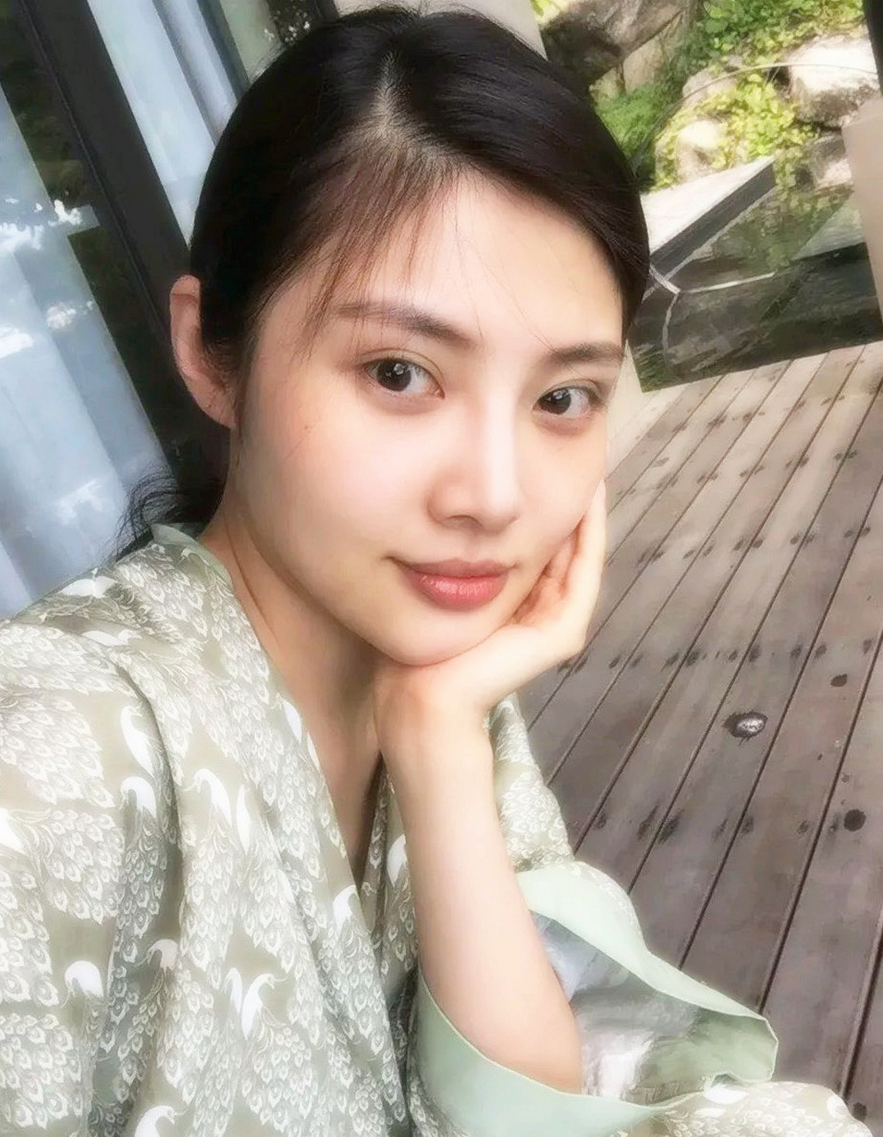 徐冬冬素颜也好看!真的很棒 这张照片太美了.