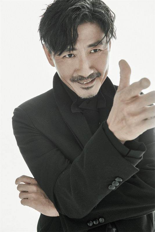 《输赢》热播 张子健最新写真演绎复古雅痞风