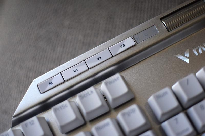 全尺寸rgb热插拔:雷柏v700diy机械键盘让你拥有终极的diy体验