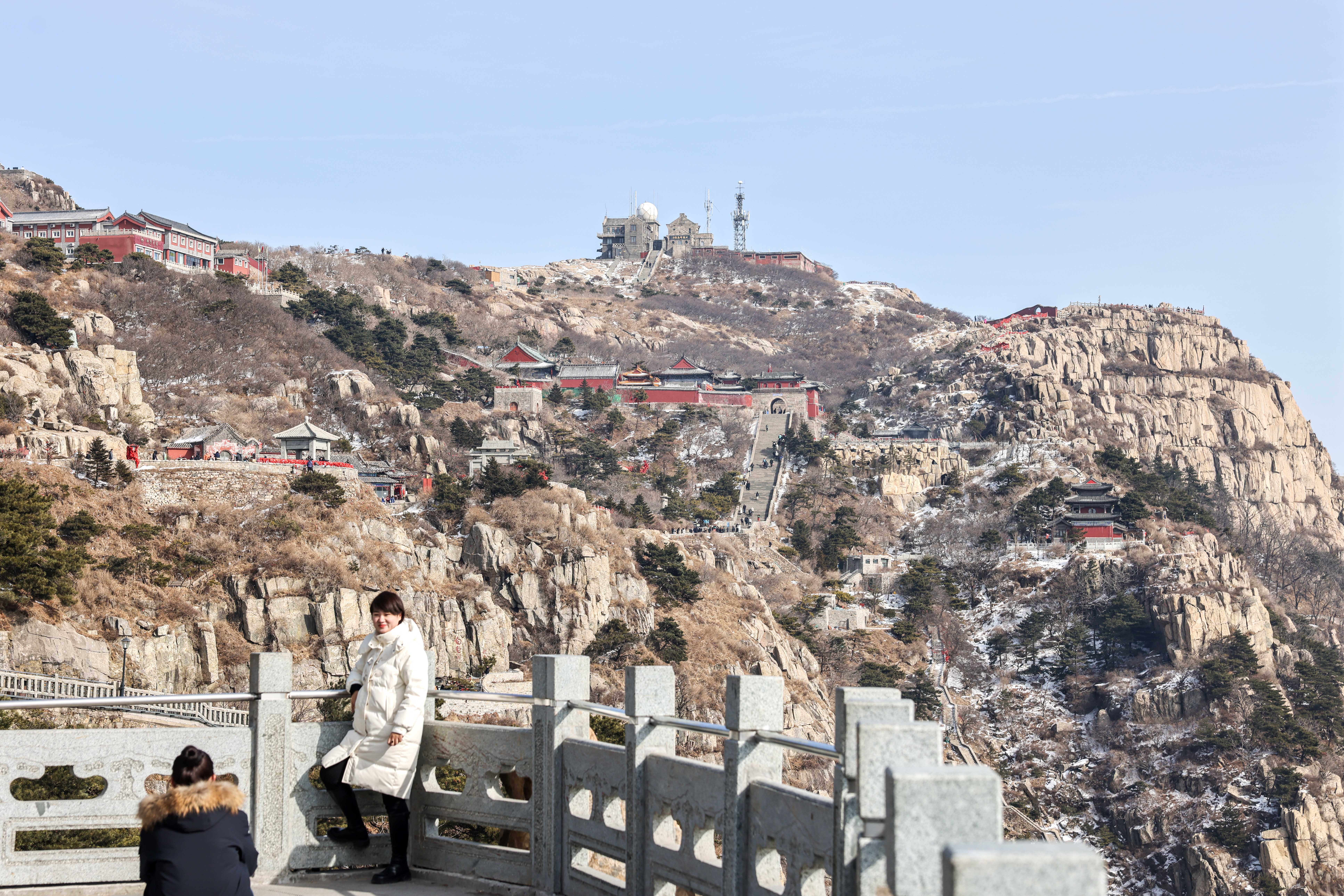 泰山游客照图片