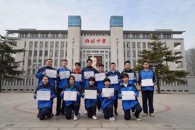 重磅!《中国教育报》专版报道潍坊中学卓越学生培养计划与探索经验