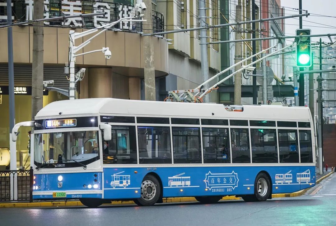 承载杨浦人情怀,百年公交14路"焕新"出发