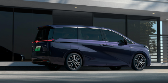 20万内混动中型MPV!广汽传祺E8荣耀版7月16日上市