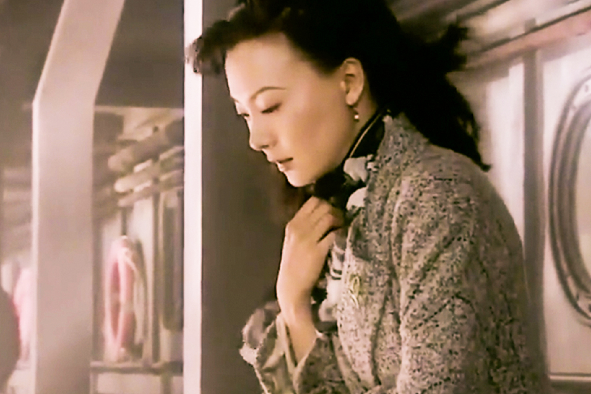 海中月是天上月,眼前人是心上人,其实后半句更精彩