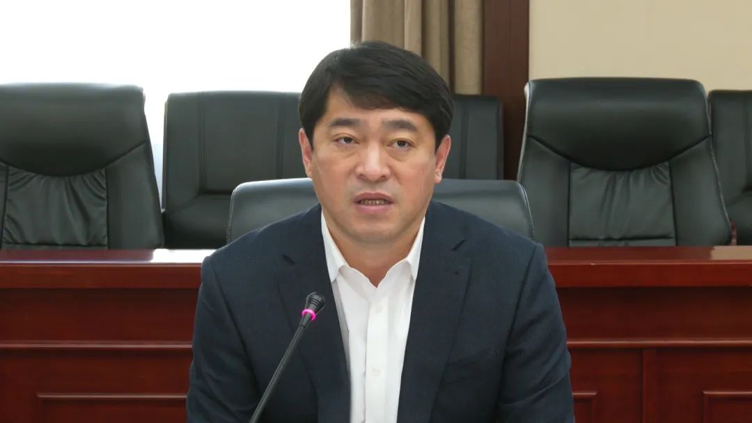 贺业方主持召开全市疫情防控外防输入工作专题会议