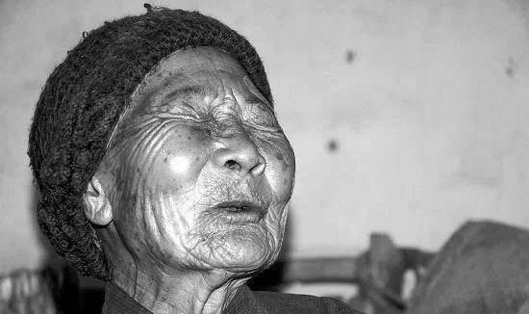 侯冬娥是山西姑娘,因为一张俊俏的瓜子脸,当时很多