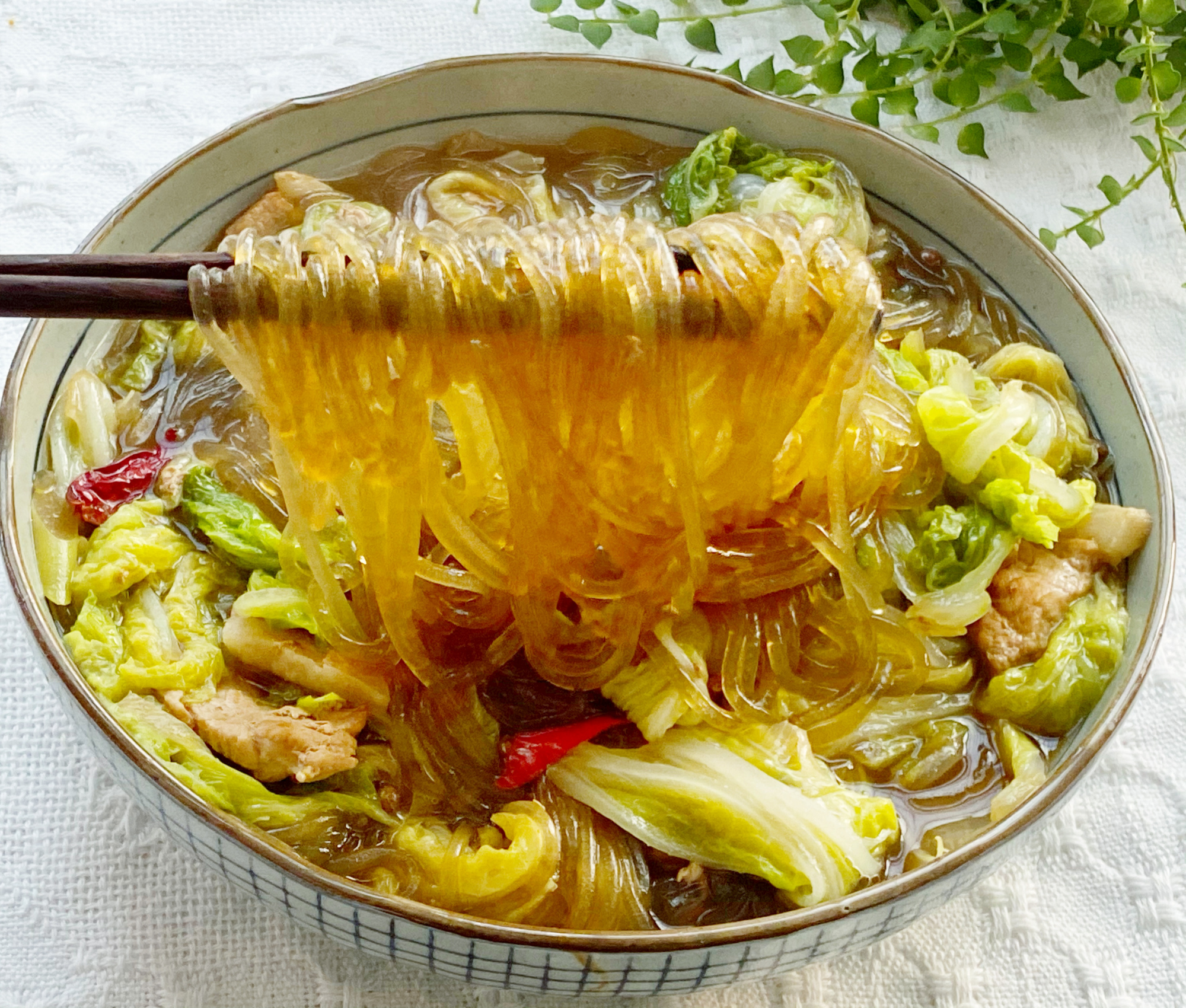 白菜炖粉条,先放白菜还是粉条?很多人搞错了,难怪不入味还发硬