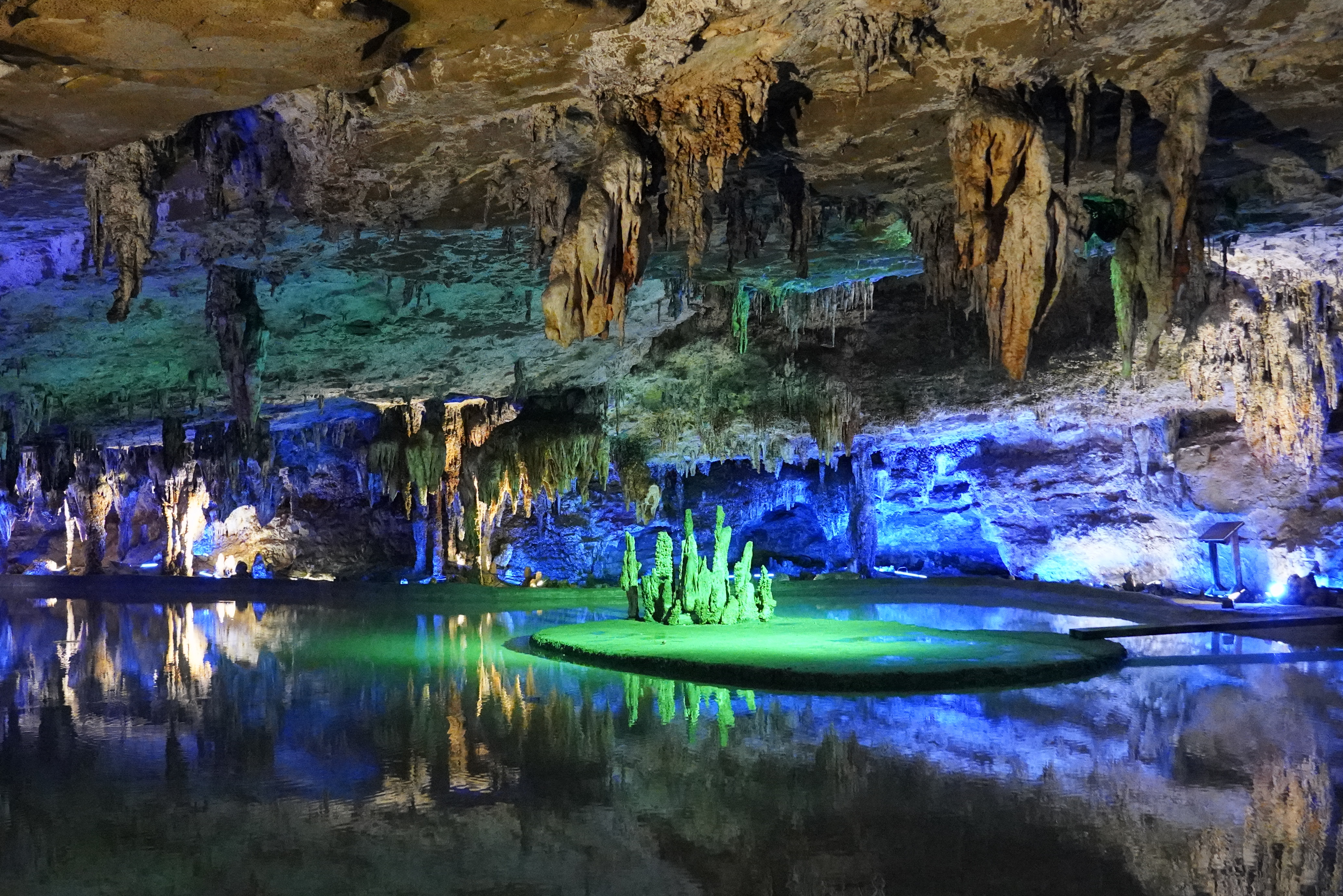 "亚洲第一长洞"藏着"另一个贵州"︱探秘绥阳双河洞