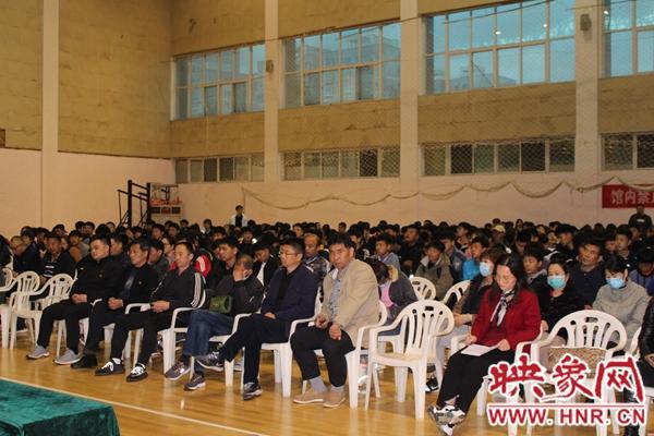 全国道德模范陈晓磐走进漯河市体育运动学校做专题报告