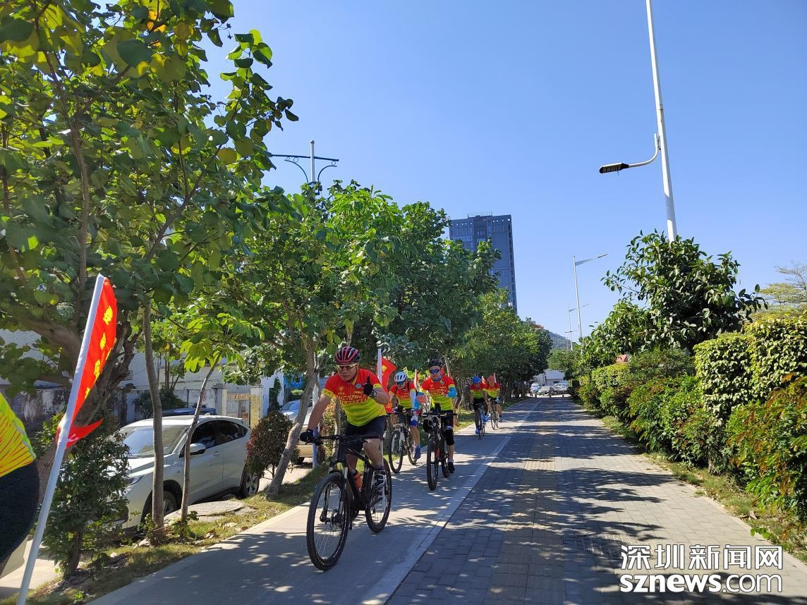 骑行宣传文明风 园山街道开展交通劝导文明实践活动