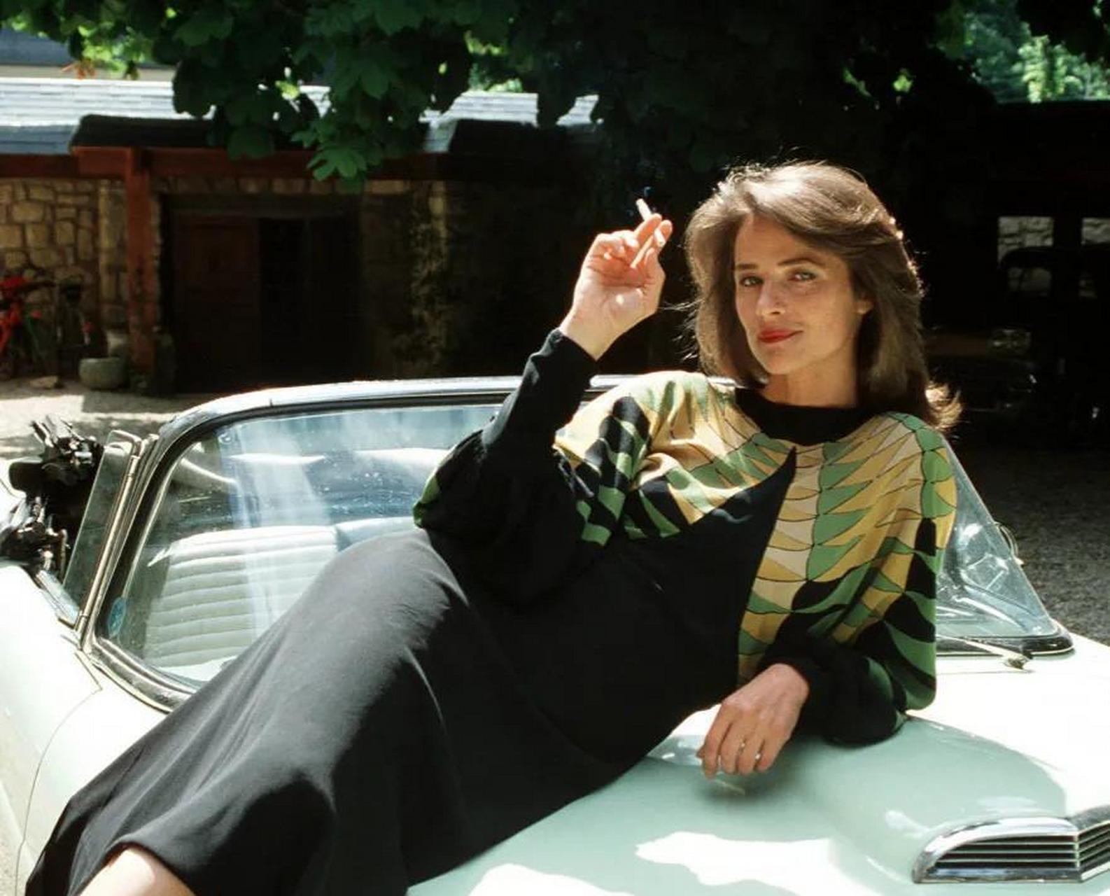 巩俐老公的前妻有多狂野,英国影后夏洛特·兰普林,年轻时照片首次曝光