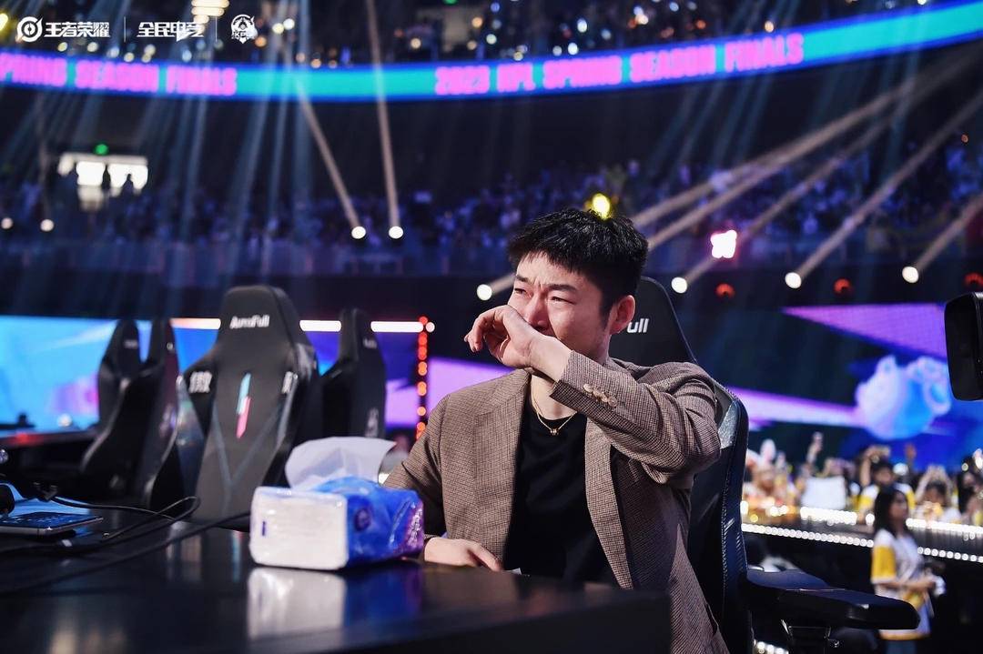 对话|狼队冠军教头吕成林:我喜欢有个性的选手