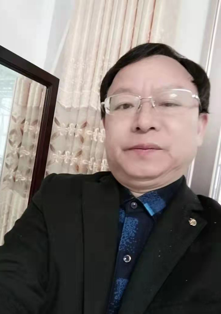 「启明星」严正华:一次次剥离着泥中的根