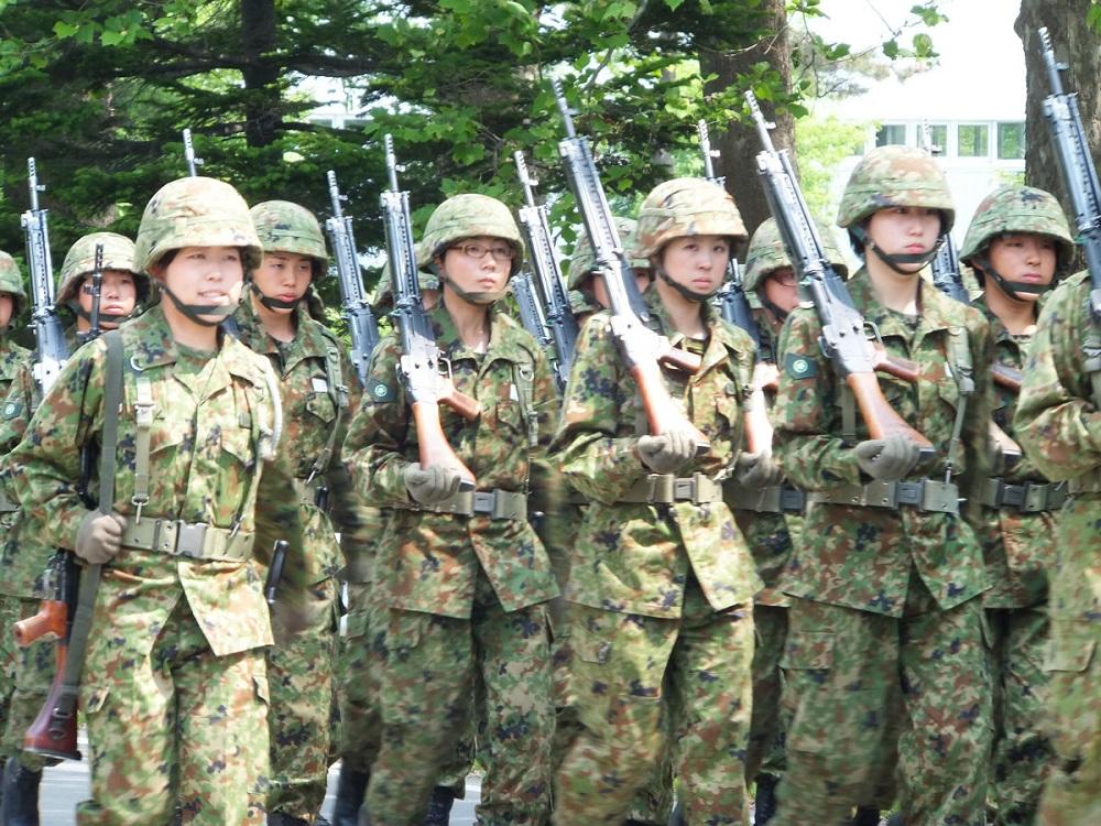 日本自卫队华人图片