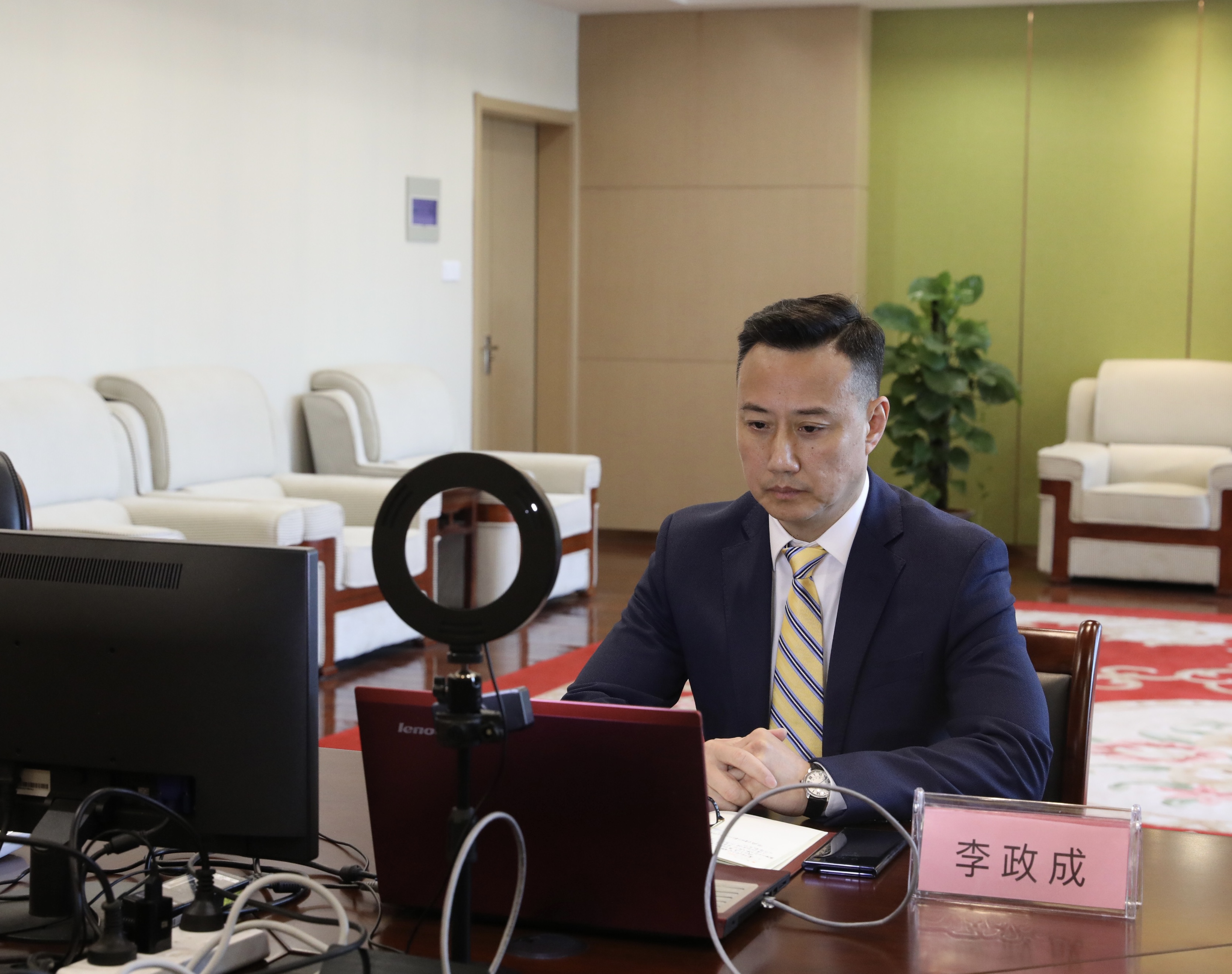 李政成被授予 "全国中青年德艺双馨文艺工作者"称号