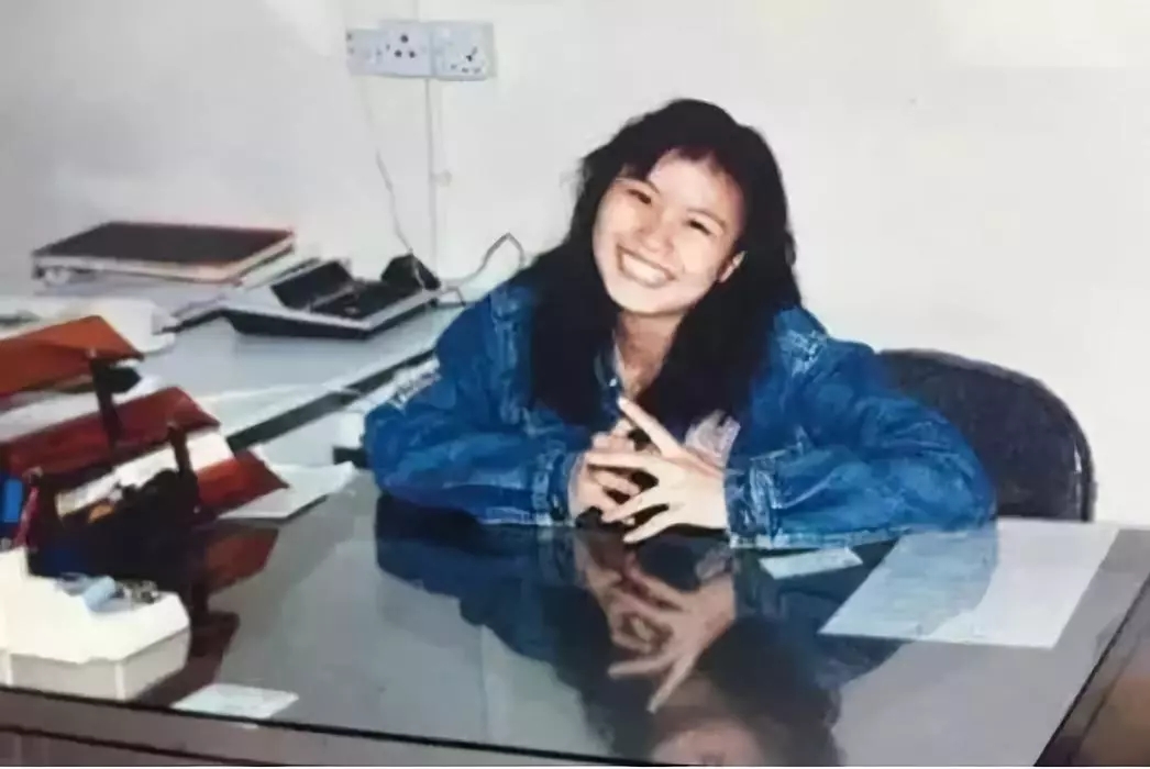 湖南女首富:初中辍学,8年厂妹,30年奋斗坐拥1360亿科技帝国!