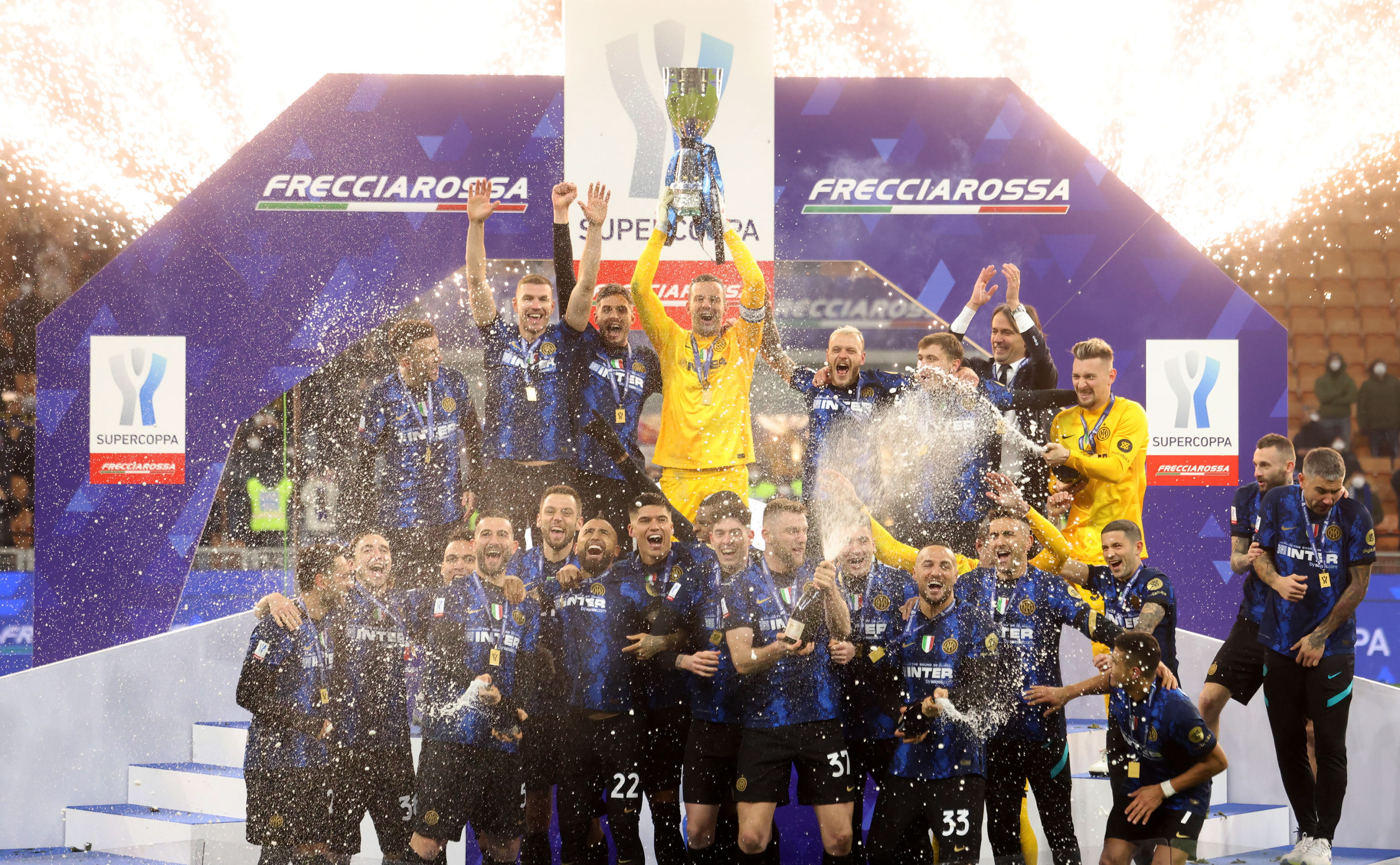 足球——意大利超级杯:国际米兰夺冠