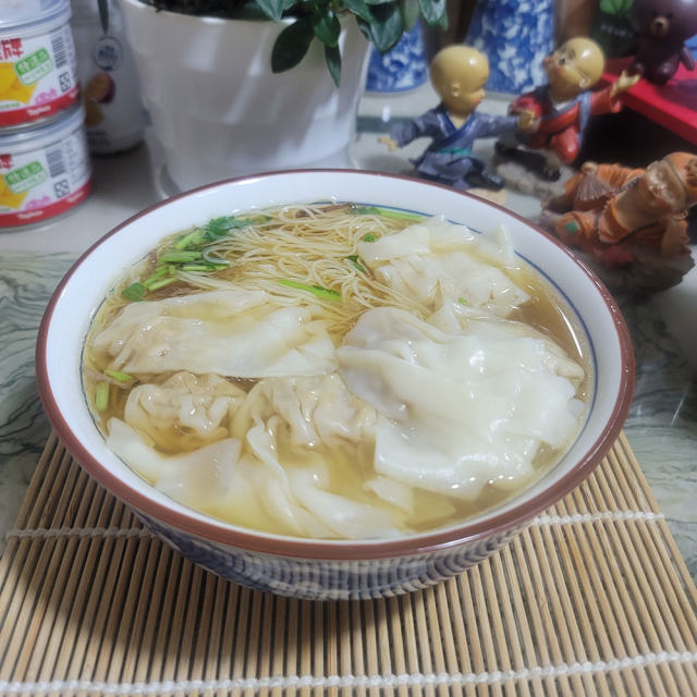 云吞面,汤鲜味美,营养早餐