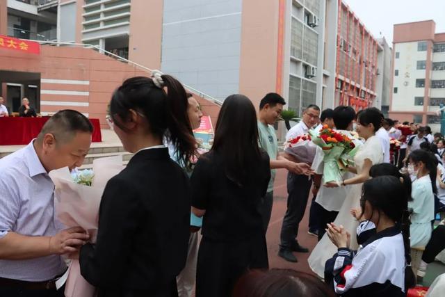 麻城二中隆重举行2023届高三毕业典礼暨高考动员大会