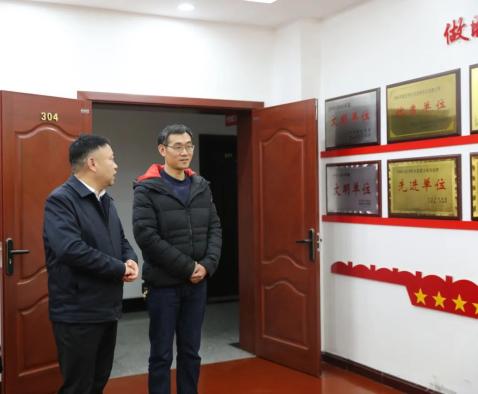 全国人大代表袁建莅临分宜县法院调研工作