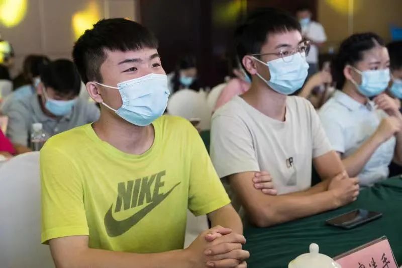 第八届"创青春"湖南省青年创新创业大赛在益开幕