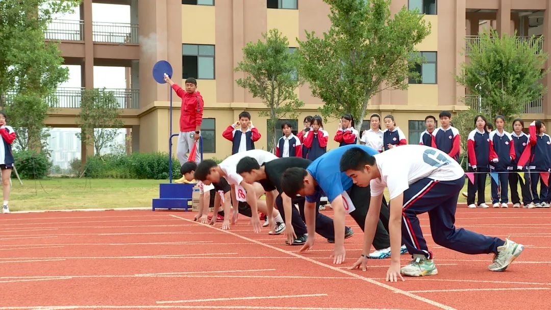 武宣县丰华中学:校园运动会 青春正飞扬