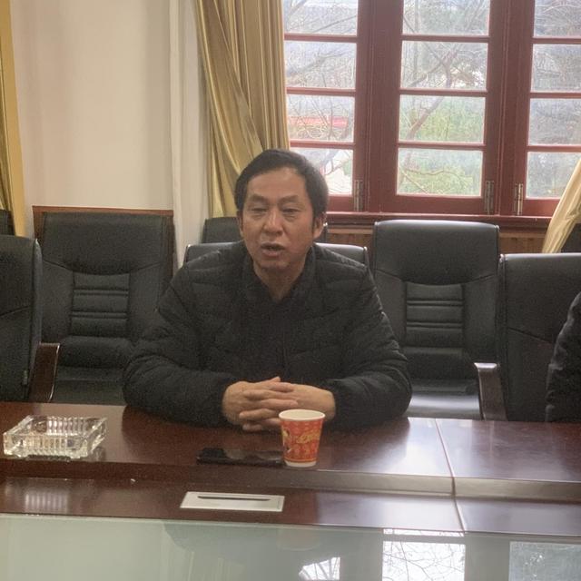 永顺县关工委来湘西州第二民族中学走访慰问贫困学生